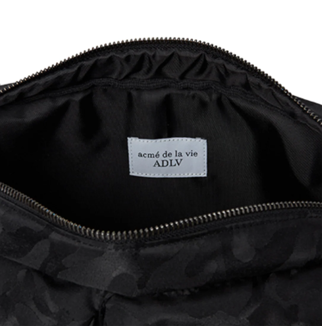 CAMOUFLAGE SQUARE CROSS BAG BLACK - Image 8