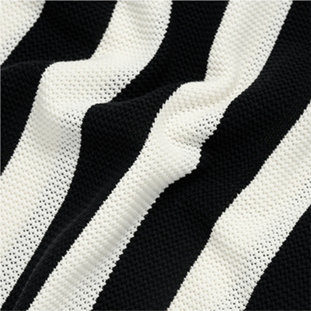 COLLAR POINT STRIPE SHORT SLEEVE KNIT BLACK - Image 4