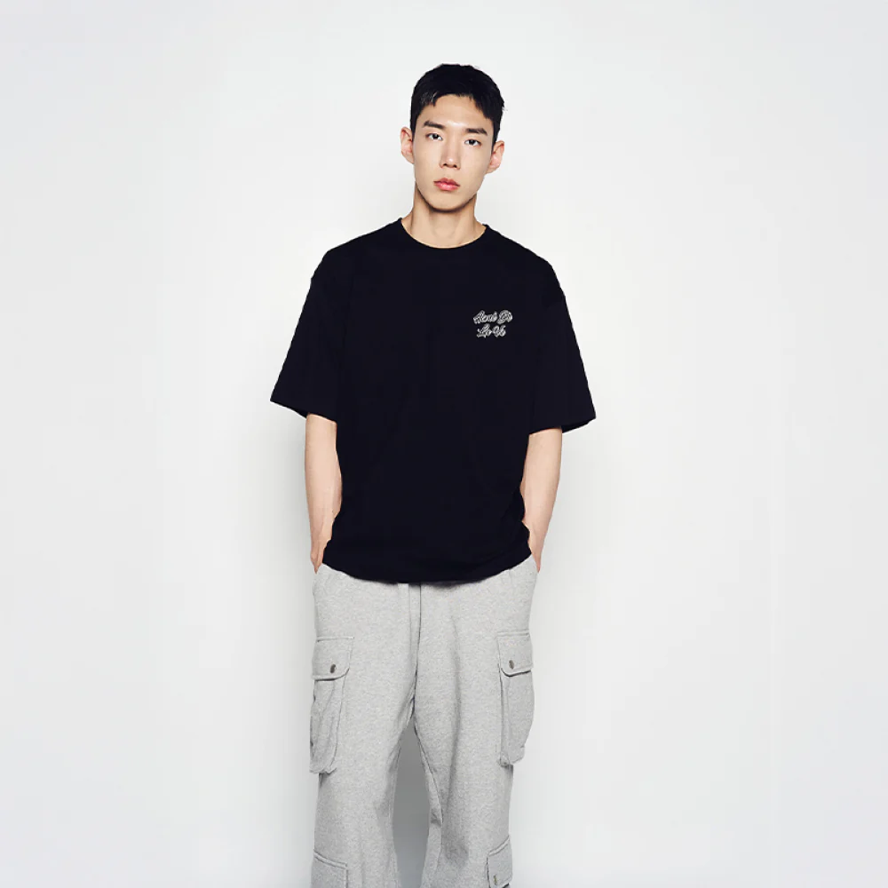 OUTLINE SCRIPT LOGO SHORT SLEEVE T-SHIRT BLACK - Image 4