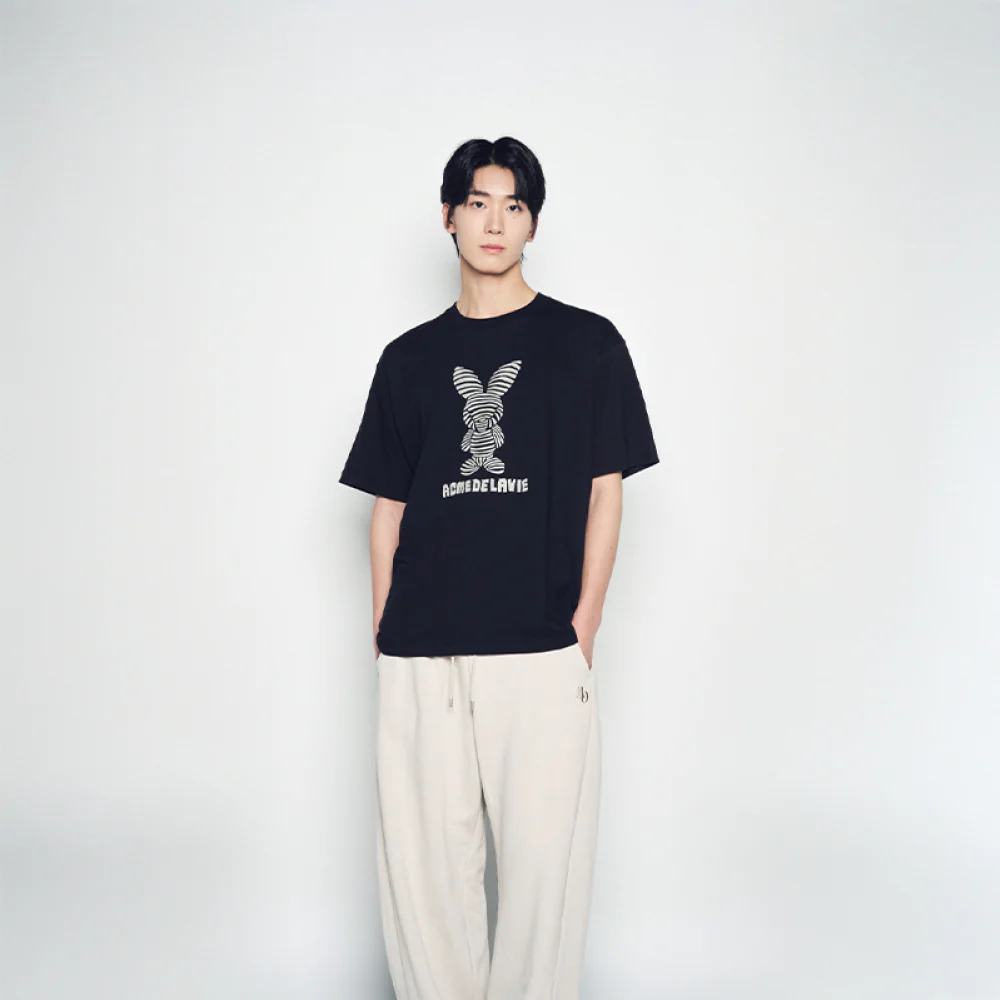 STRIPE RABBIT SHORT SLEEVE T-SHIRT BLACK - Image 4