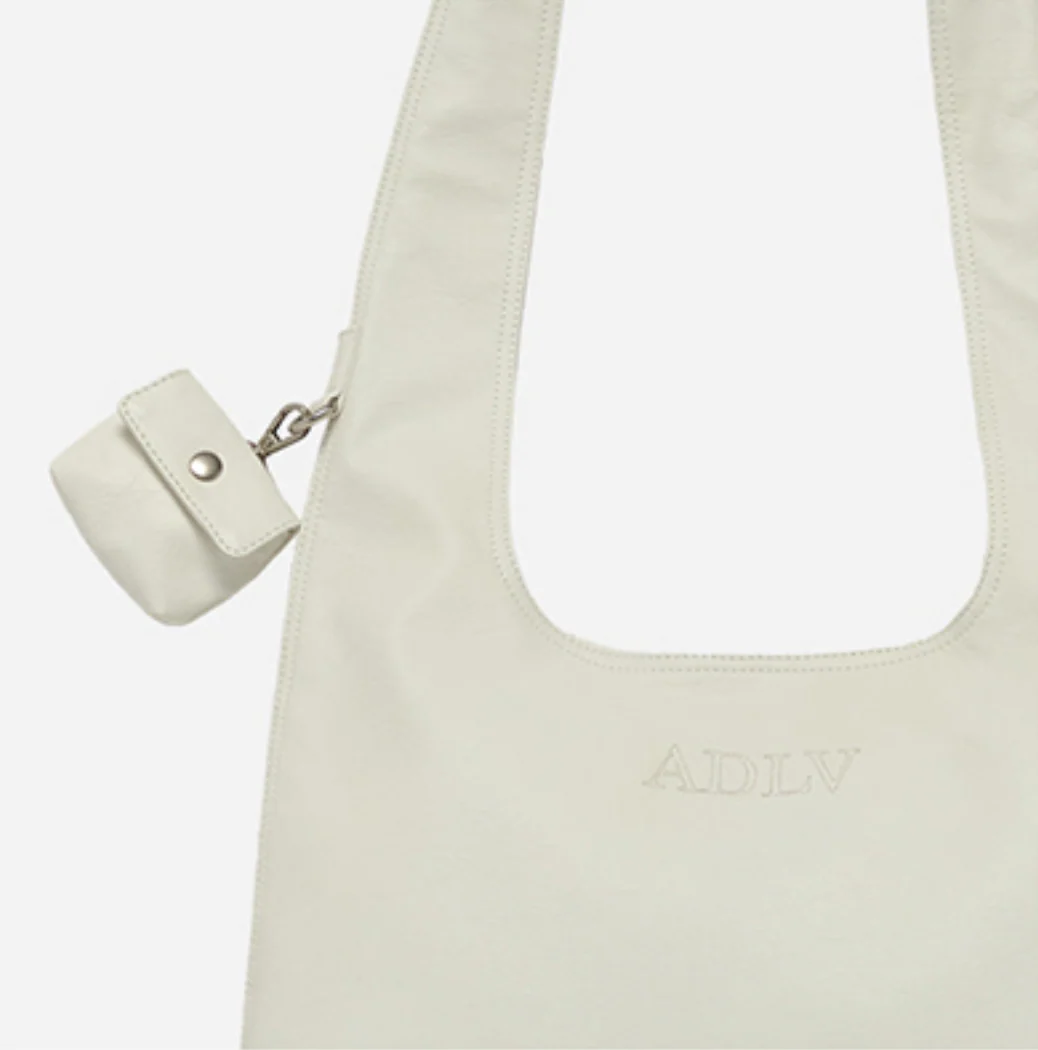 VEGAN LEATHER STITCH LOGO POINT SHOULDER BAG WHITE - Image 8
