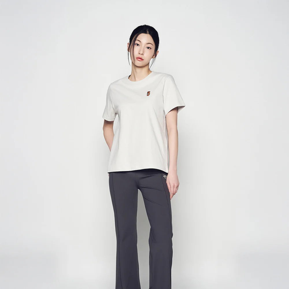 WOMAN STAND AC BEAR SHORT SLEEVE T-SHIRT LIGHT GRAY - Image 4